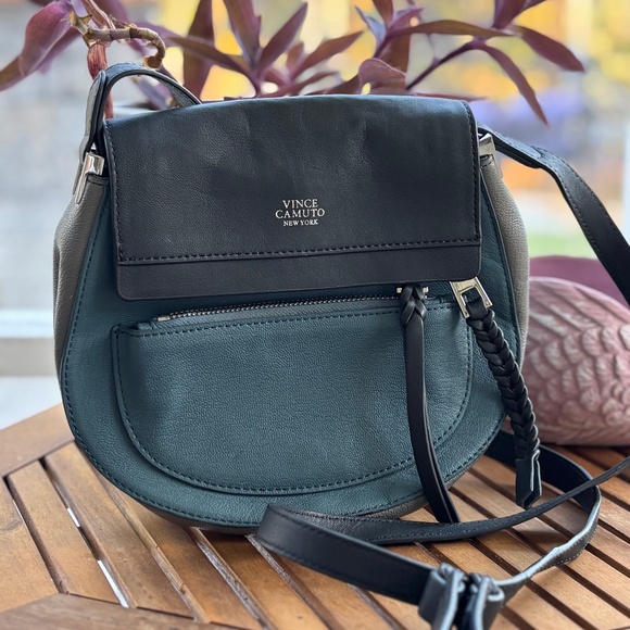 Vince Camuto leather crossbody - Picture 1 of 11